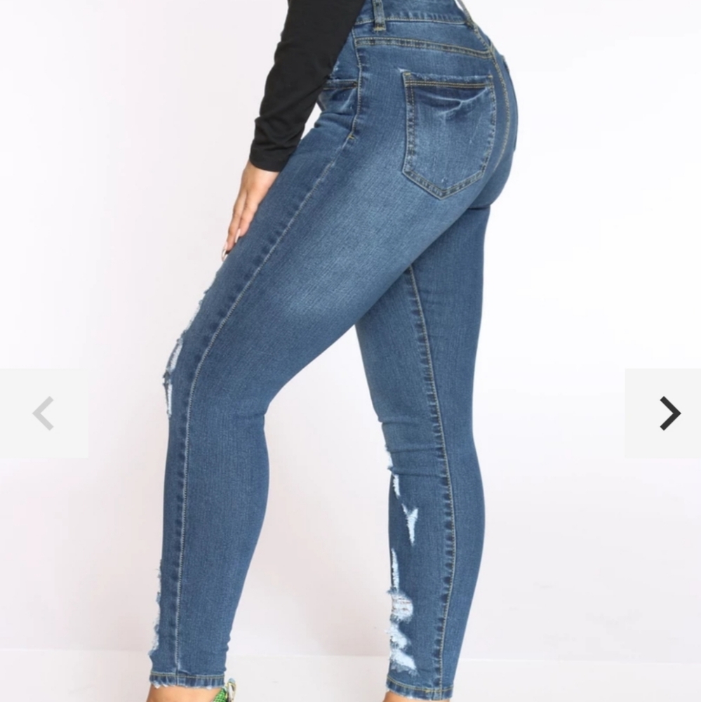 Distressed Jeans - Picture 3 of 7